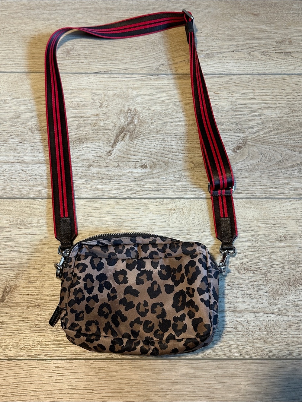 Lululemon Everywhere Crossbody Bag 2L - Picture 3 of 7